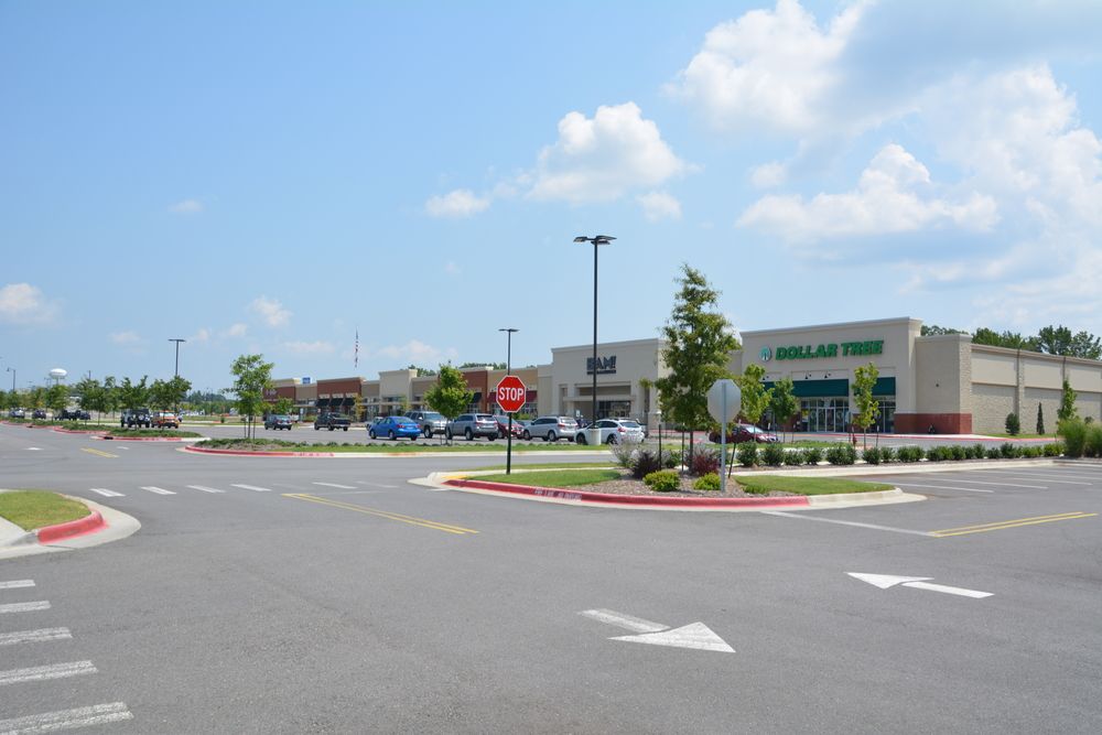 Lewis Crossing Shopping Center: I-40 and Dave Ward Drive, Conway, AR 72032